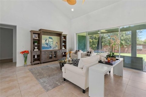 House in Winter Garden, Florida 4 bedrooms, 333.33 sq.m. № 2287357 - photo 10