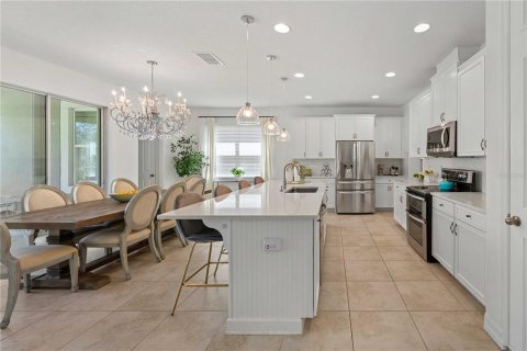 House in Winter Garden, Florida 4 bedrooms, 333.33 sq.m. № 2287357 - photo 18