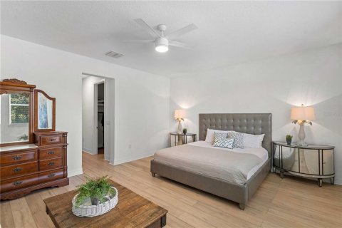 House in Winter Garden, Florida 4 bedrooms, 333.33 sq.m. № 2287357 - photo 28