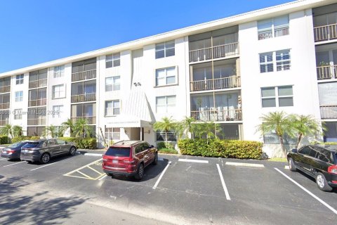 Condominio en venta en Fort Lauderdale, Florida, 2 dormitorios, 90.12 m2 № 1867583 - foto 1