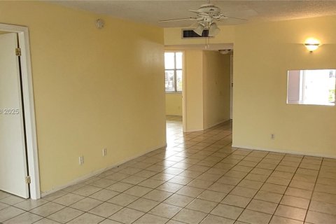 Condominio en venta en Fort Lauderdale, Florida, 2 dormitorios, 90.12 m2 № 1867583 - foto 12