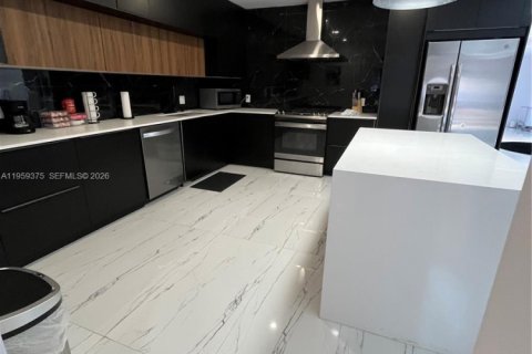 Casa en alquiler en Dania Beach, Florida, 5 dormitorios, 153.66 m2 № 2022093 - foto 12