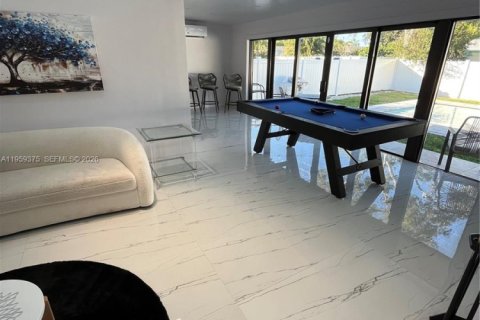 Casa en alquiler en Dania Beach, Florida, 5 dormitorios, 153.66 m2 № 2022093 - foto 8