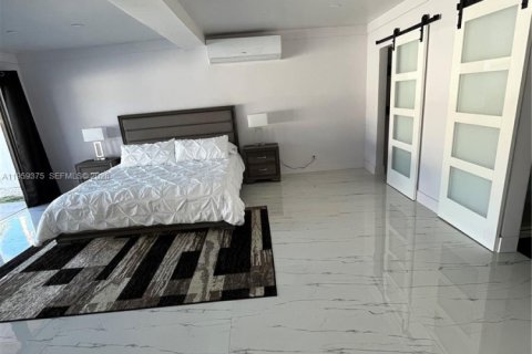 Casa en alquiler en Dania Beach, Florida, 5 dormitorios, 153.66 m2 № 2022093 - foto 13
