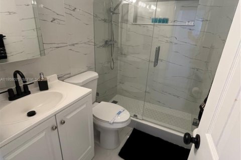 Casa en alquiler en Dania Beach, Florida, 5 dormitorios, 153.66 m2 № 2022093 - foto 24