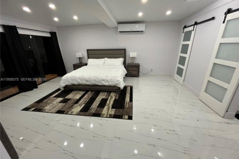 Casa en alquiler en Dania Beach, Florida, 5 dormitorios, 153.66 m2 № 2022093 - foto 15