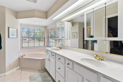 Villa ou maison à vendre à Lady Lake, Floride: 3 chambres, 196.95 m2 № 1535834 - photo 22