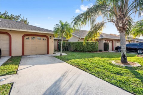 Condo in Tamarac, Florida, 2 bedrooms № 2190083