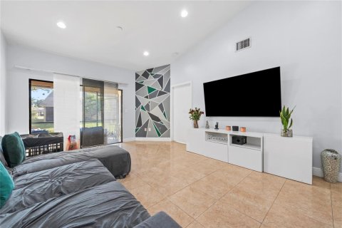Condo in Tamarac, Florida, 2 bedrooms  № 2190083 - photo 5