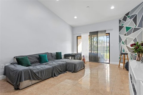 Condo in Tamarac, Florida, 2 bedrooms  № 2190083 - photo 4