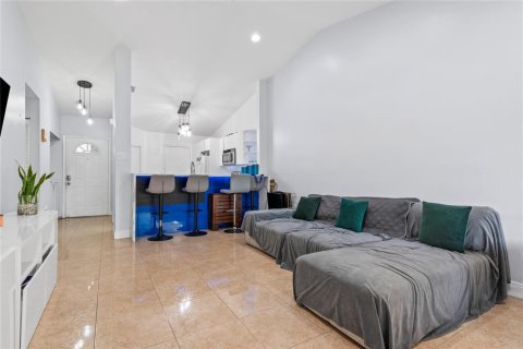Condo in Tamarac, Florida, 2 bedrooms  № 2190083 - photo 6