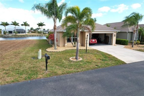 House in Arcadia, Florida 2 bedrooms, 119.84 sq.m. № 2139900