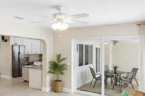 Villa ou maison à vendre à Port St. Lucie, Floride: 3 chambres, 180.23 m2 № 2309578 - photo 9