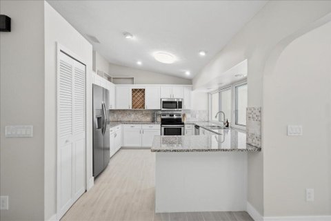 Villa ou maison à vendre à Port St. Lucie, Floride: 3 chambres, 180.23 m2 № 2309578 - photo 10