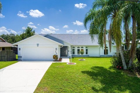 Villa ou maison à vendre à Port St. Lucie, Floride: 3 chambres, 180.23 m2 № 2309578 - photo 3