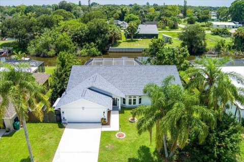 Villa ou maison à vendre à Port St. Lucie, Floride: 3 chambres, 180.23 m2 № 2309578 - photo 4