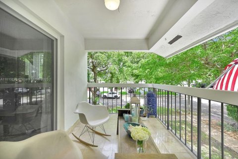 House in Coral Gables, Florida 4 bedrooms, 262.82 sq.m. № 1762405 - photo 29