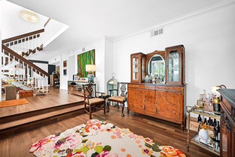 House in Coral Gables, Florida 4 bedrooms, 262.82 sq.m. № 1762405 - photo 15