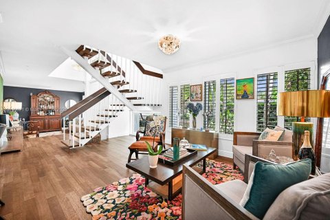 House in Coral Gables, Florida 4 bedrooms, 262.82 sq.m. № 1762405 - photo 10