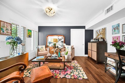 House in Coral Gables, Florida 4 bedrooms, 262.82 sq.m. № 1762405 - photo 8