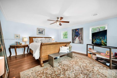 House in Coral Gables, Florida 4 bedrooms, 262.82 sq.m. № 1762405 - photo 25