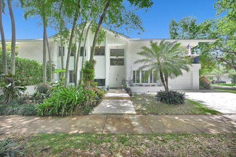 House in Coral Gables, Florida 4 bedrooms, 262.82 sq.m. № 1762405 - photo 2