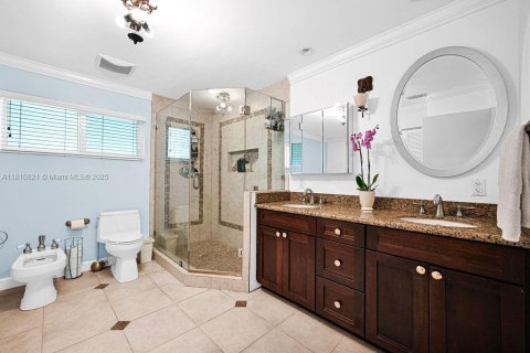 House in Coral Gables, Florida 4 bedrooms, 262.82 sq.m. № 1762405 - photo 30