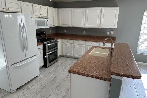 House in Orlando, Florida 3 bedrooms, 179.58 sq.m. № 1679711 - photo 2