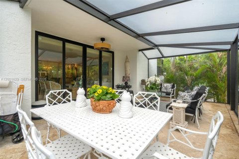 Condo in Key Biscayne, Florida, 2 bedrooms  № 2067680 - photo 28