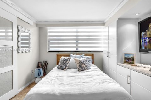 Condo in Key Biscayne, Florida, 2 bedrooms  № 2067680 - photo 23