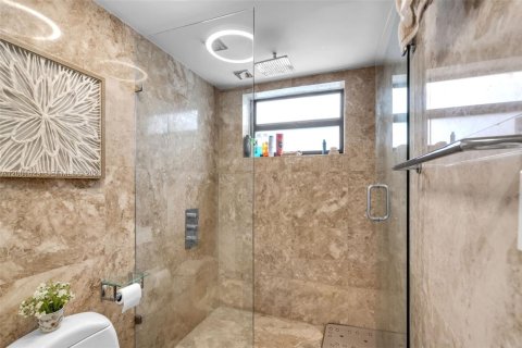 Condo in Key Biscayne, Florida, 2 bedrooms  № 2067680 - photo 20