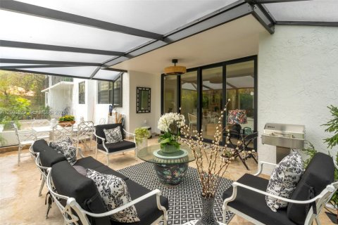 Condo in Key Biscayne, Florida, 2 bedrooms  № 2067680 - photo 27