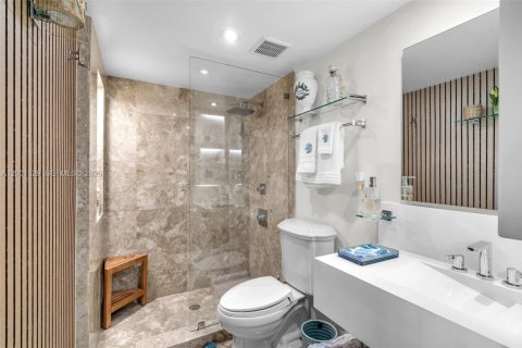 Condo in Key Biscayne, Florida, 2 bedrooms  № 2067680 - photo 24