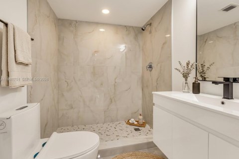 Купить таунхаус в Майами, Флорида 2 спальни, 103.31м2, № 2045008 - фото 13
