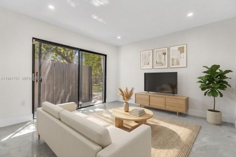 Купить таунхаус в Майами, Флорида 2 спальни, 103.31м2, № 2045008 - фото 7