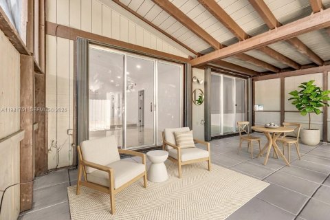 Купить таунхаус в Майами, Флорида 2 спальни, 103.31м2, № 2045008 - фото 15