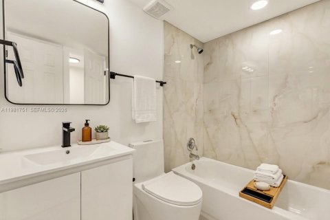 Купить таунхаус в Майами, Флорида 2 спальни, 103.31м2, № 2045008 - фото 10