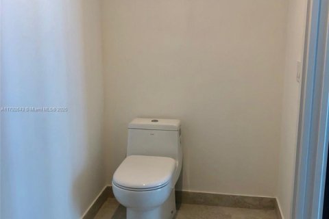 Copropriété à louer à Miami, Floride: 1 chambre, 81.75 m2 № 1977999 - photo 10