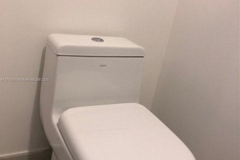 Copropriété à louer à Miami, Floride: 1 chambre, 81.75 m2 № 1977999 - photo 12