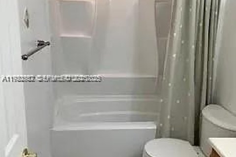 Copropriété à vendre à Miami, Floride: 3 chambres, 96.62 m2 № 1976687 - photo 10