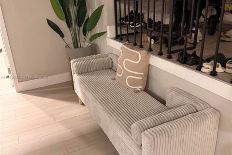 Villa ou maison à vendre à Miami, Floride: 4 chambres, 184.69 m2 № 2025172 - photo 4