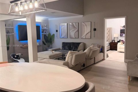 Villa ou maison à vendre à Miami, Floride: 4 chambres, 184.69 m2 № 2025172 - photo 10