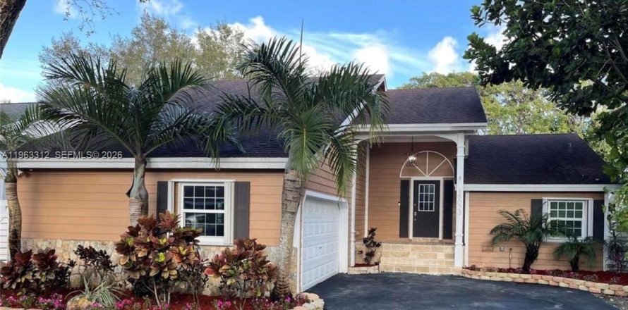 Villa ou maison à Miami, Floride 4 chambres, 184.69 m2 № 2025172