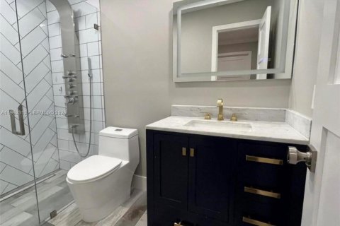 Villa ou maison à vendre à Miami, Floride: 4 chambres, 184.69 m2 № 2025172 - photo 18
