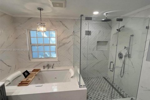 Villa ou maison à vendre à Miami, Floride: 4 chambres, 184.69 m2 № 2025172 - photo 16