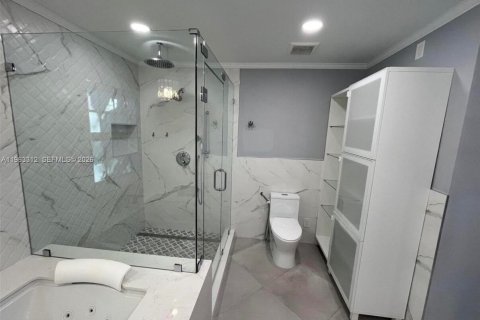 Villa ou maison à vendre à Miami, Floride: 4 chambres, 184.69 m2 № 2025172 - photo 17