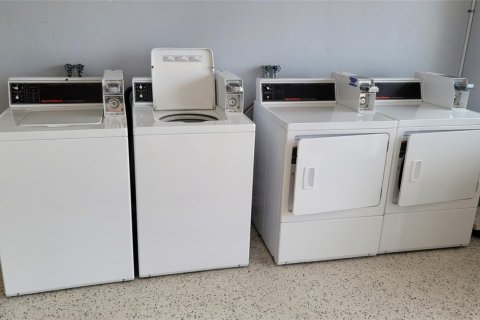 Condo in Fort Lauderdale, Florida, 2 bedrooms  № 1154277 - photo 1