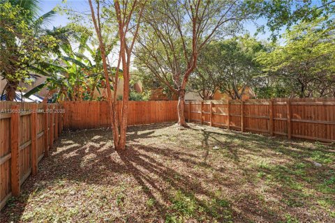 Commercial property in Florida City, Florida 141.86 sq.m. № 2081943 - photo 7