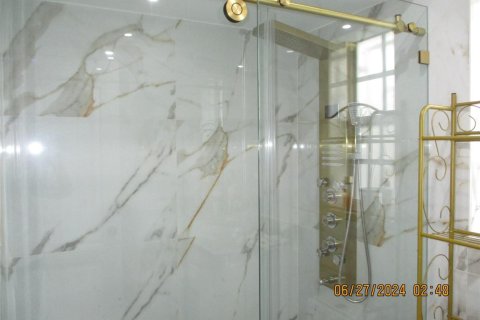 House in Pembroke Pines, Florida 2 bedrooms, 117.24 sq.m. № 2086975 - photo 14