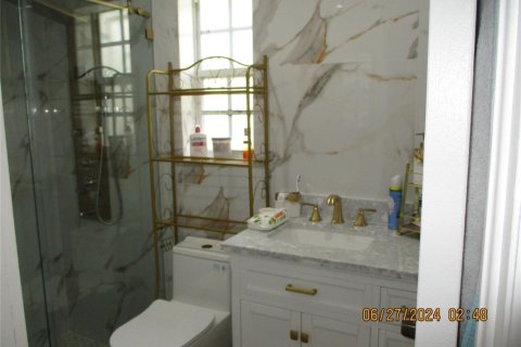 House in Pembroke Pines, Florida 2 bedrooms, 117.24 sq.m. № 2086975 - photo 13